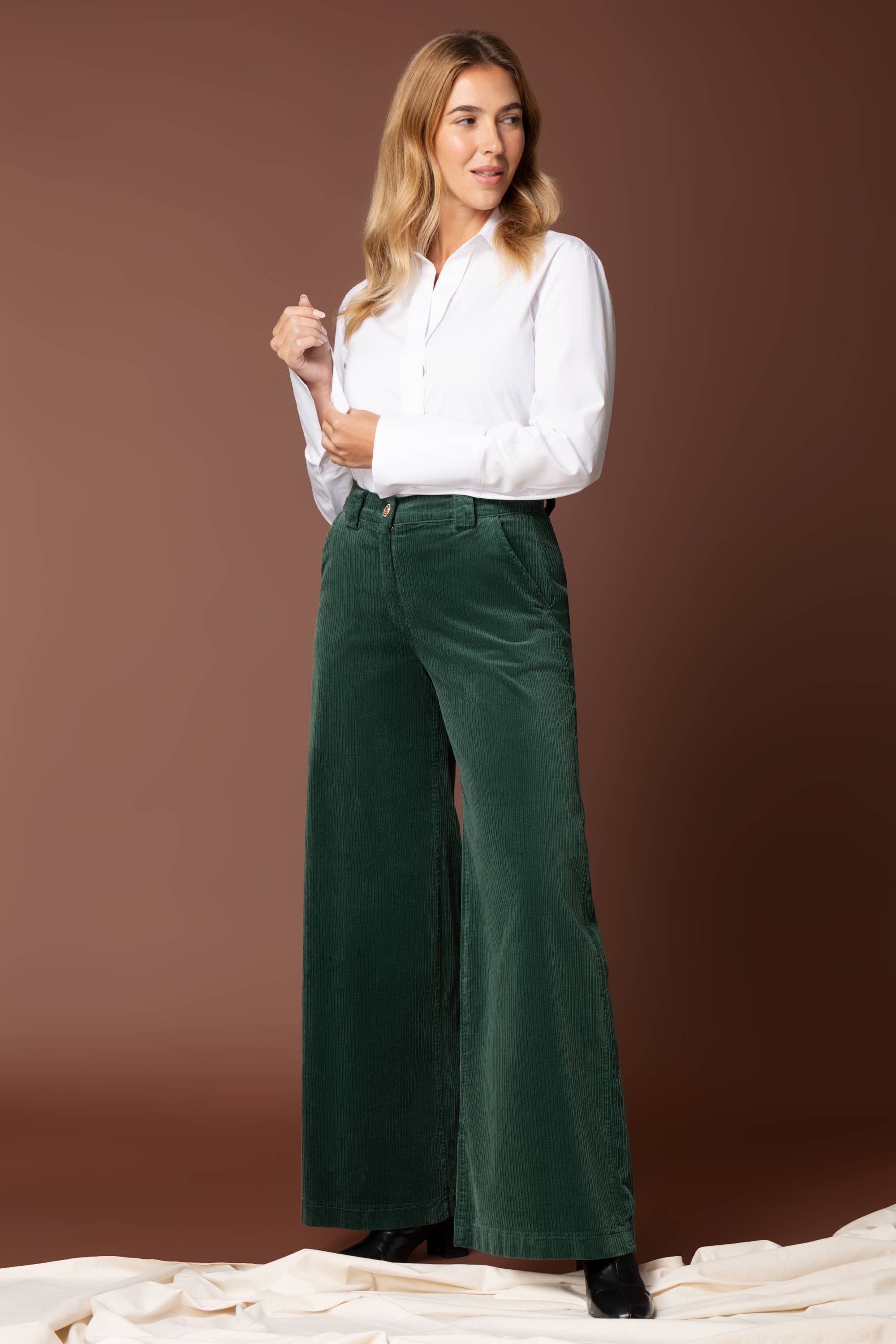 Jeans donna East Drive a gamba larga con camicia a righe verde